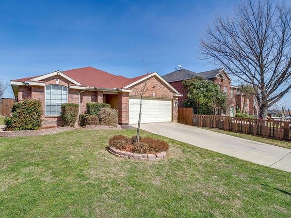 9812 Maryville Lane, Fort Worth, TX 76108