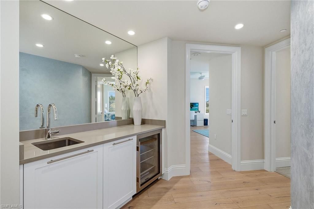 13665 Vanderbilt Dr, Unit 404, Naples, FL 34110 Photo