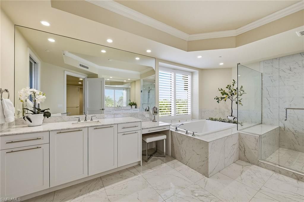 13665 Vanderbilt Dr, Unit 404, Naples, FL 34110 Photo