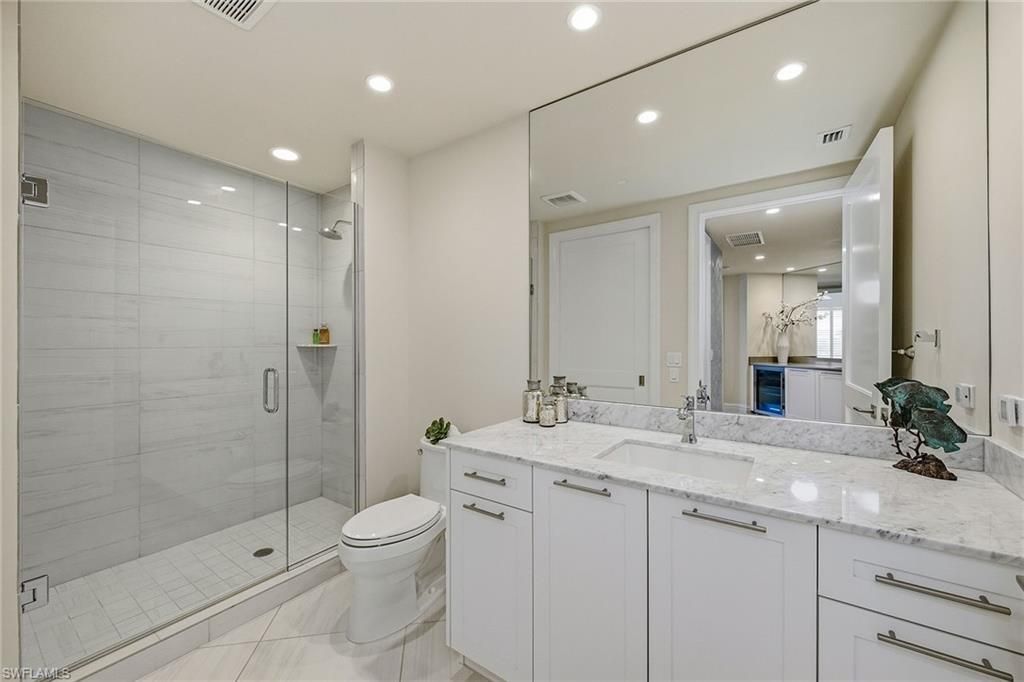 13665 Vanderbilt Dr, Unit 404, Naples, FL 34110 Photo