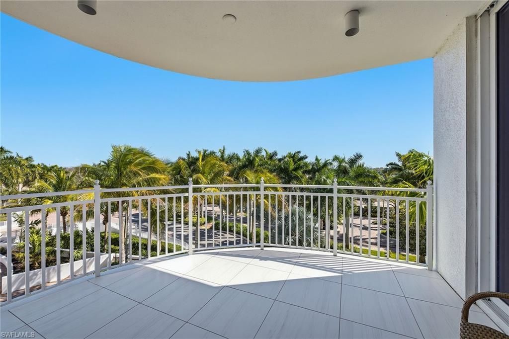 13665 Vanderbilt Dr, Unit 404, Naples, FL 34110 Photo