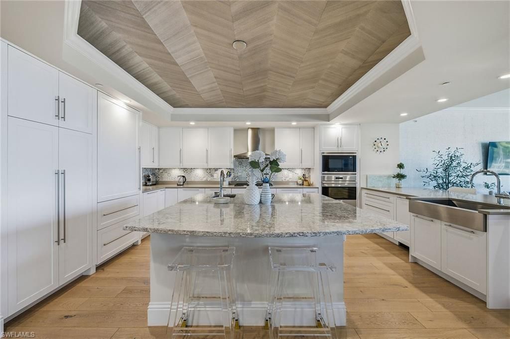 13665 Vanderbilt Dr, Unit 404, Naples, FL 34110 Photo