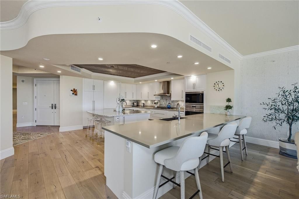 13665 Vanderbilt Dr, Unit 404, Naples, FL 34110 Photo