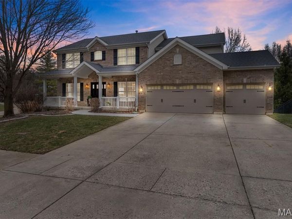 6 Pleasant Valley Drive , Ballwin, MO 63021