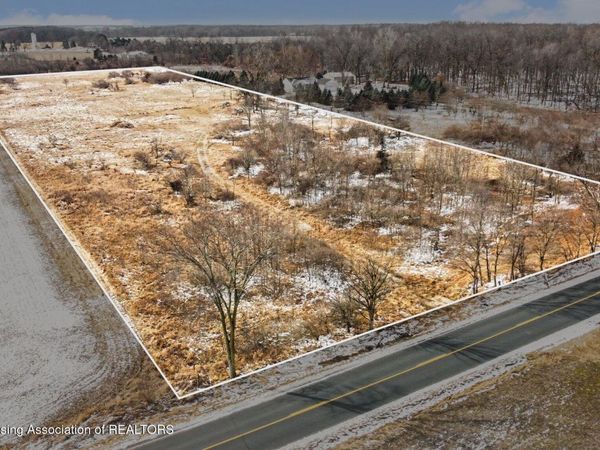 3511 W Maple Rapids Road, St. Johns, MI 48879