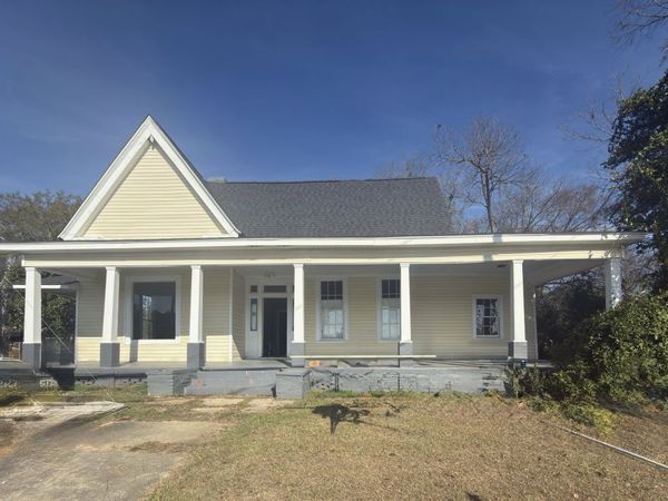 9 Academy, Hawkinsville, GA 31036