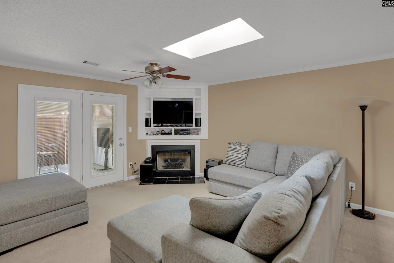 105 Thorn Tree Court Photo 13