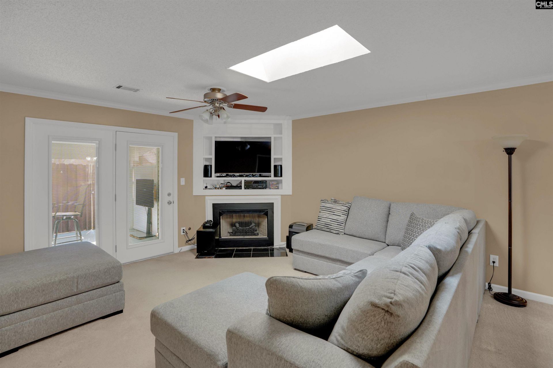 105 Thorn Tree Lane Photo 4