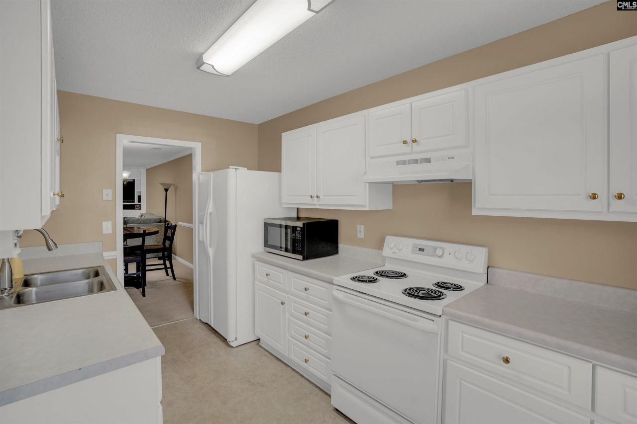 105 Thorn Tree Court Photo 4