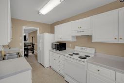 105 Thorn Tree Court photo 4