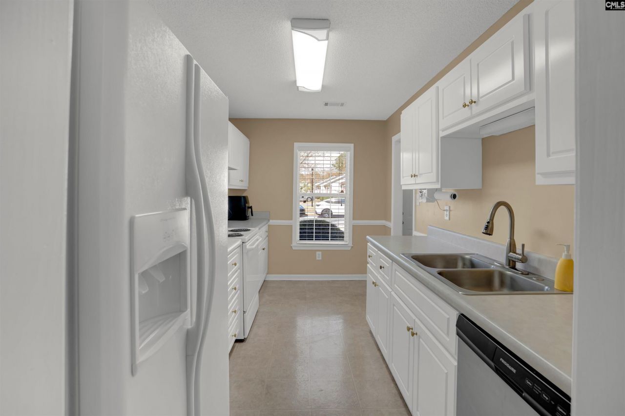 105 Thorn Tree Court Photo 7