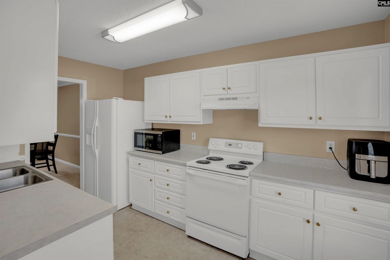 105 Thorn Tree Court Photo 8