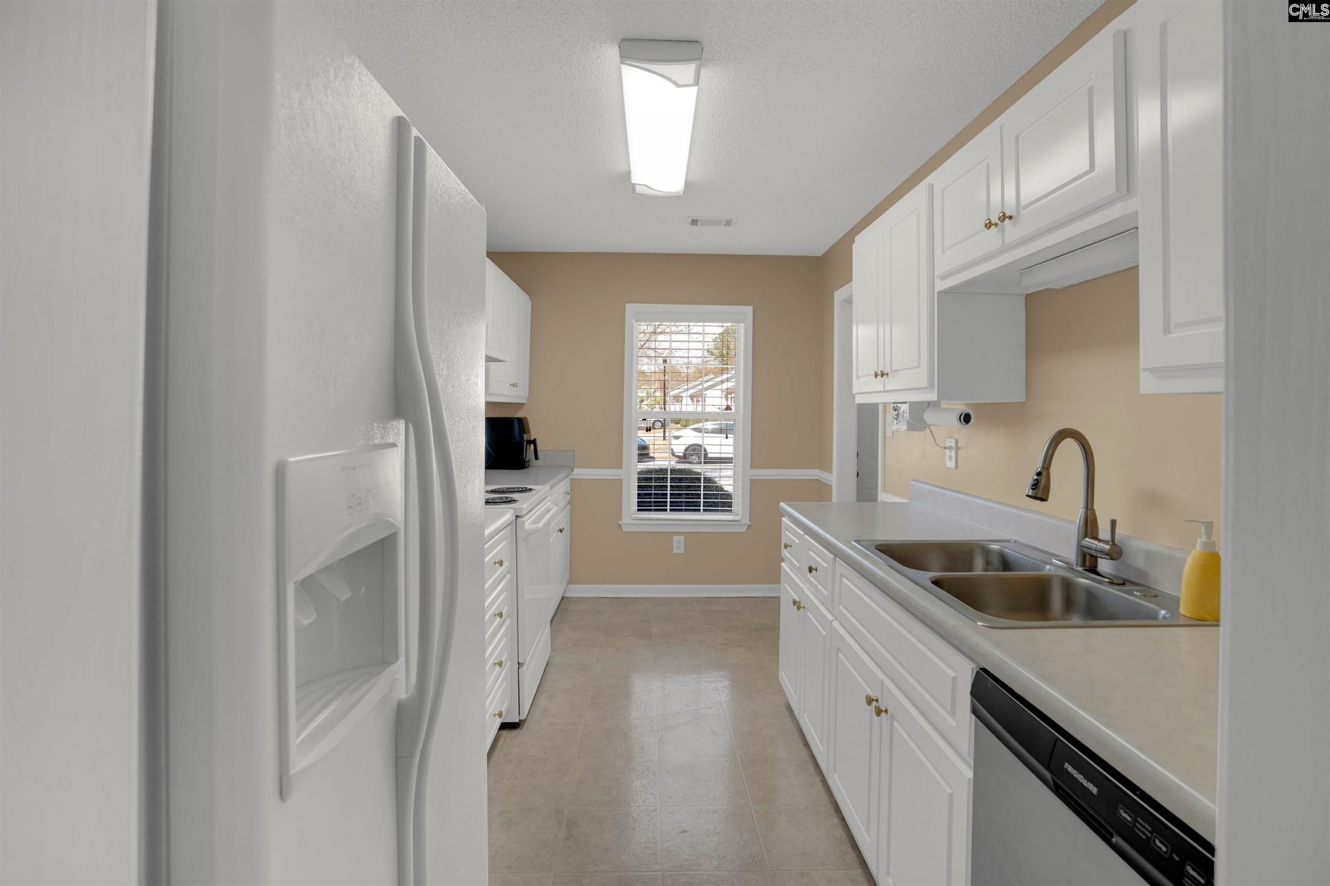 105 Thorn Tree Lane Photo 9