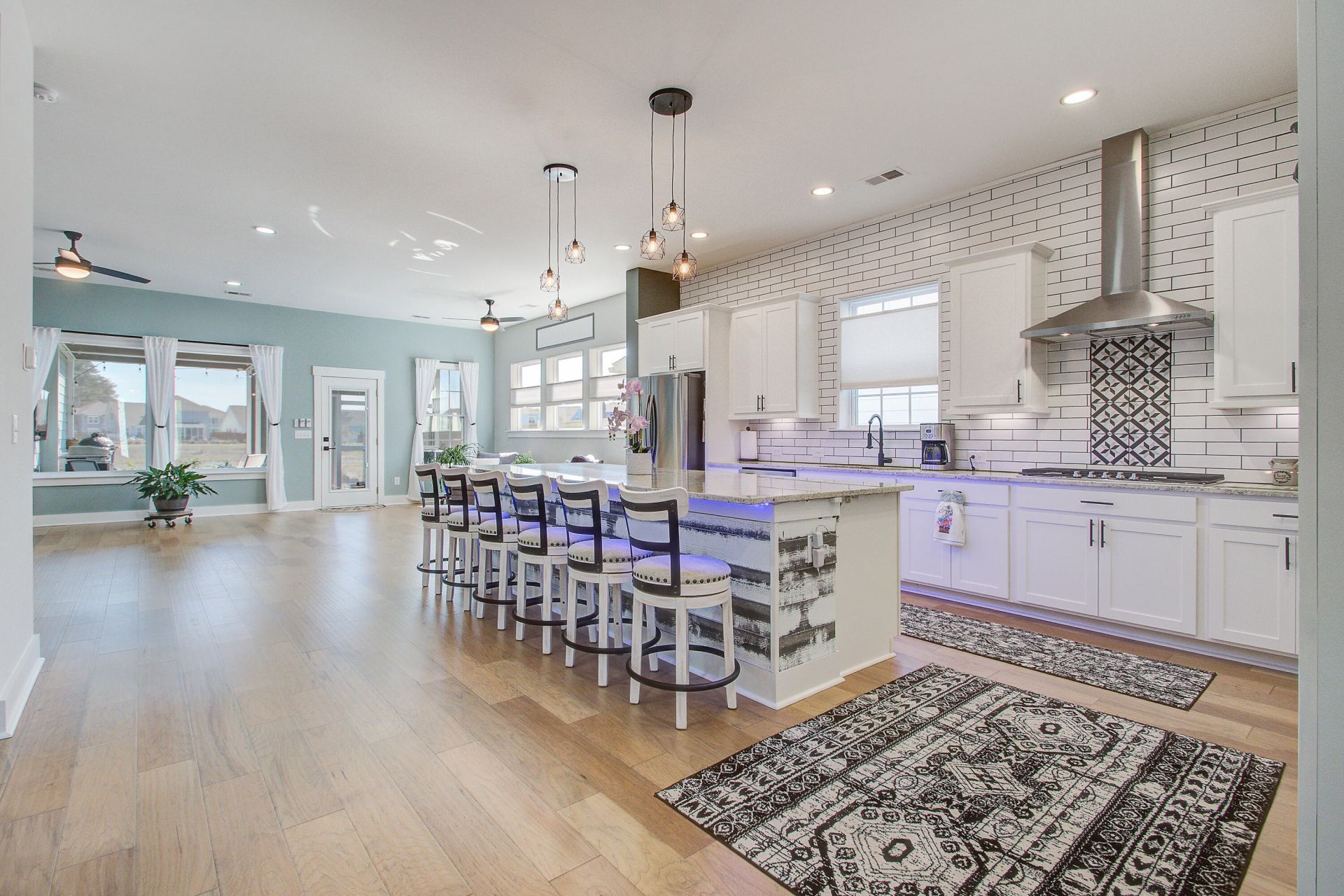 126 Clearblue Loop Photo 10