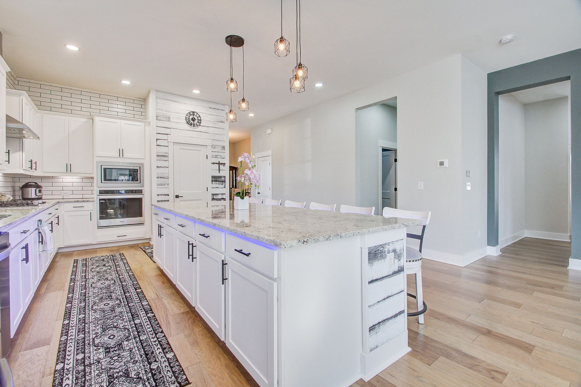 126 Clearblue Loop Photo 15