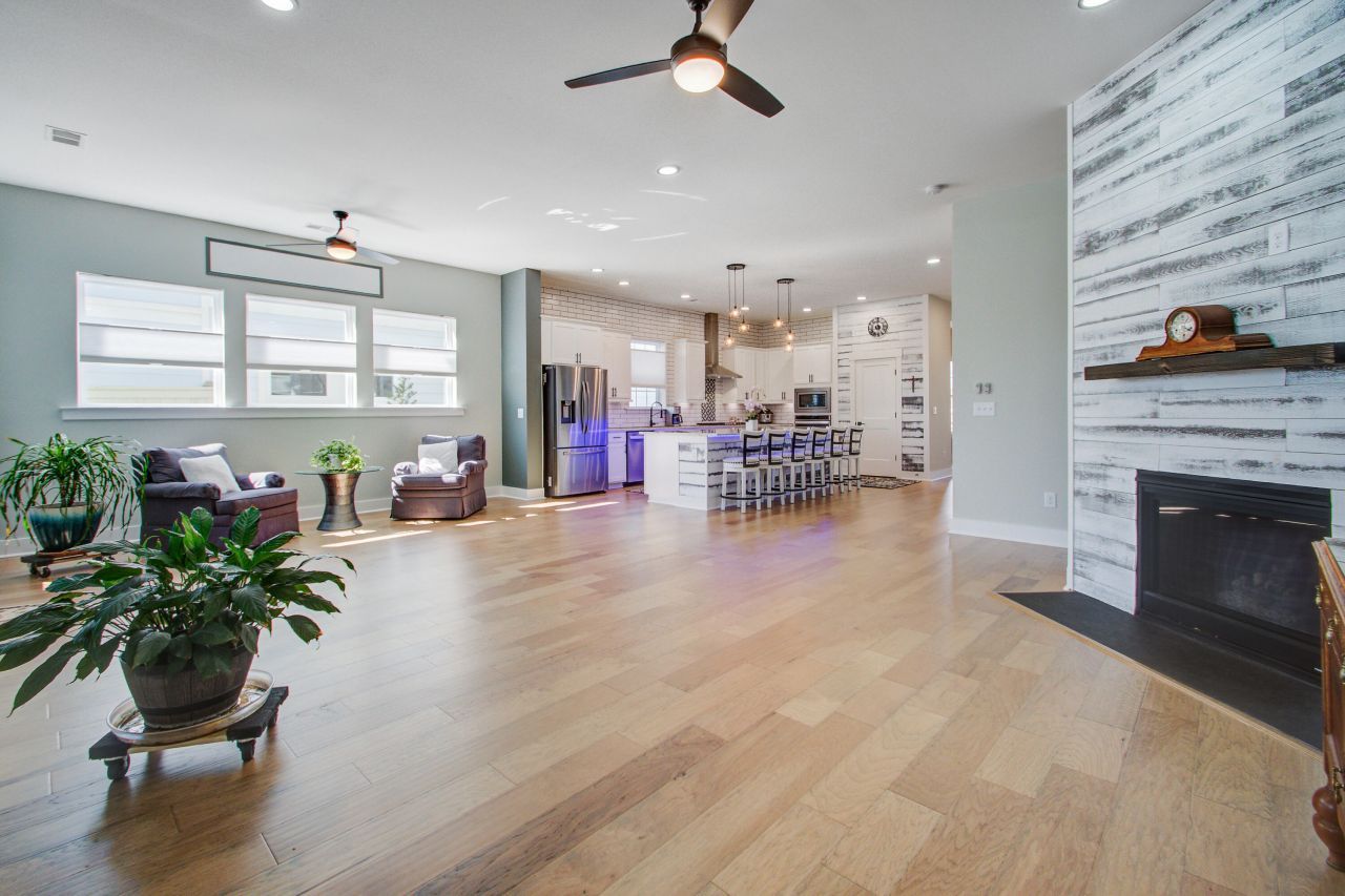 126 Clearblue Loop Photo 18