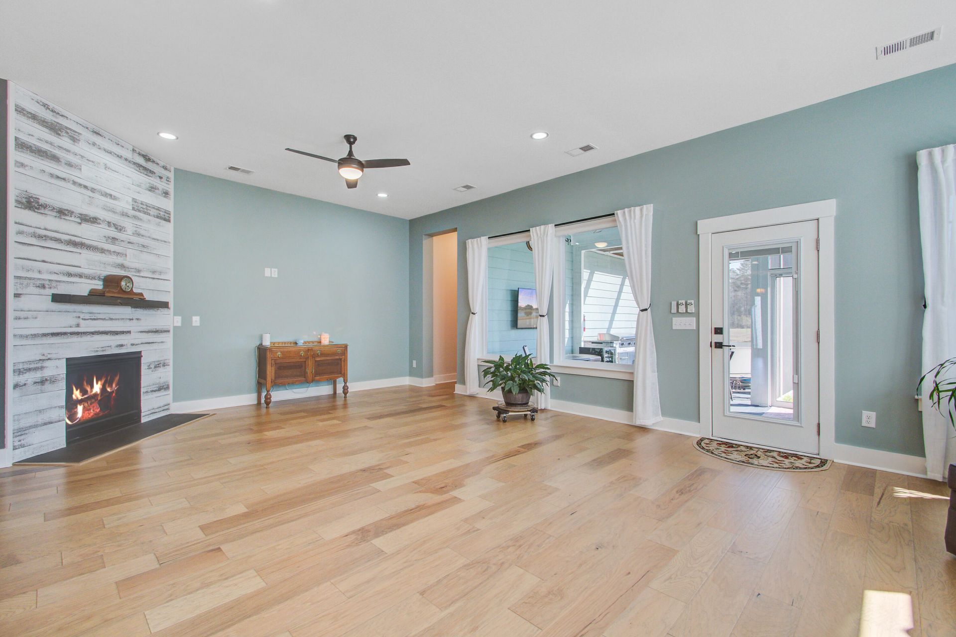 126 Clearblue Loop Photo 19