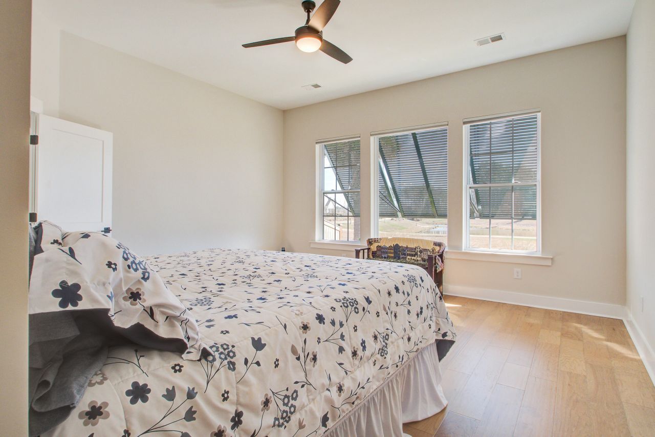 126 Clearblue Loop Photo 25