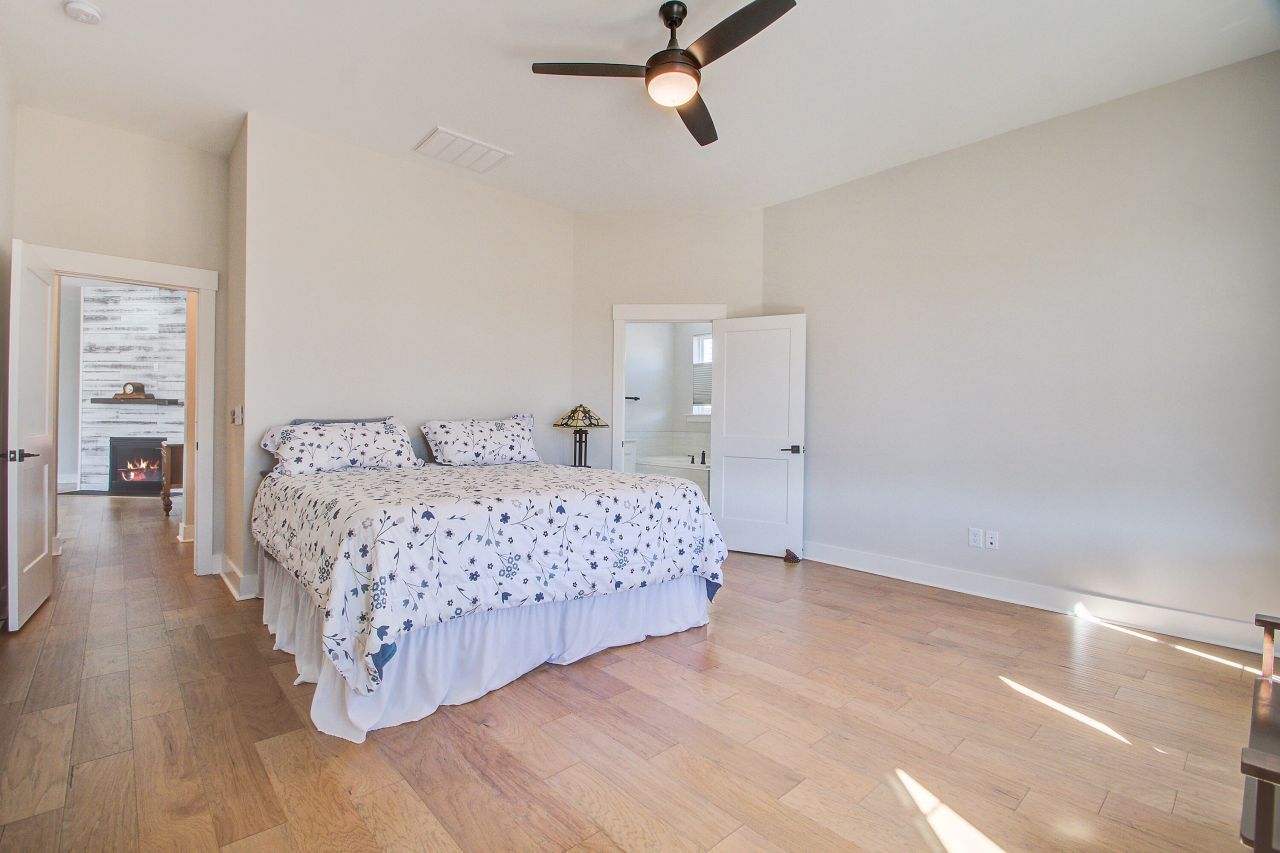 126 Clearblue Loop Photo 26