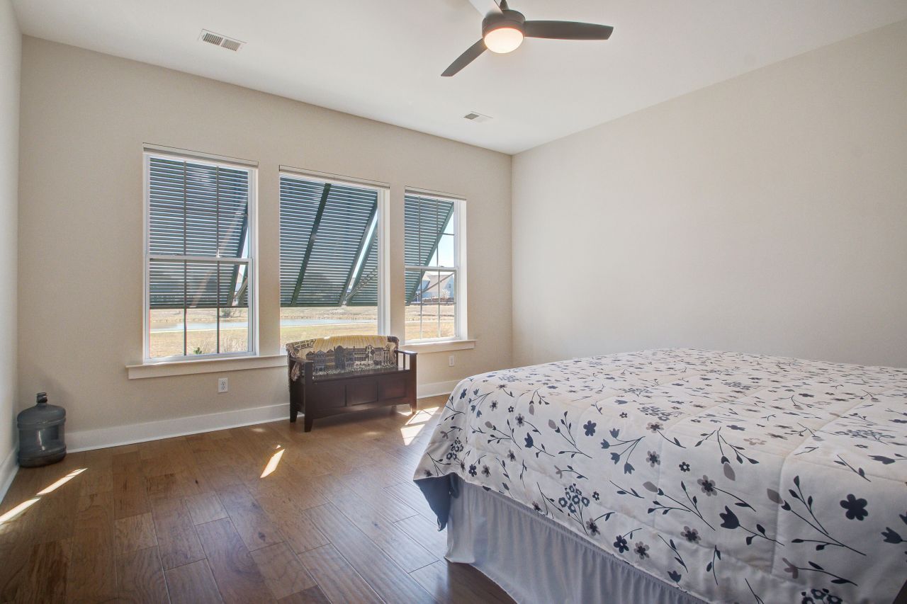 126 Clearblue Loop Photo 29