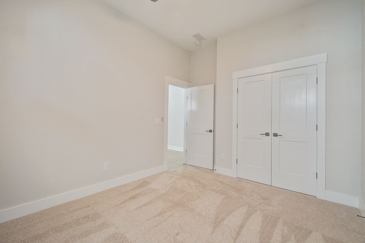 126 Clearblue Loop Photo 32