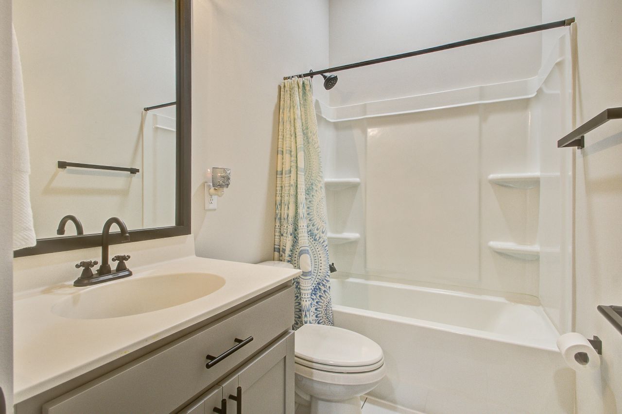 126 Clearblue Loop Photo 33