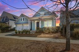 126 Clearblue Loop photo 4