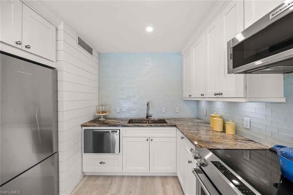 350 Harbour Dr, Unit 350, Naples, FL 34103 Photo