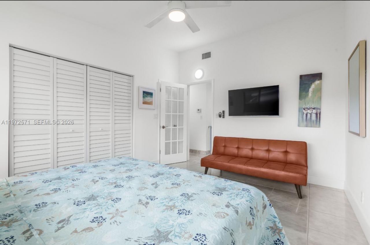 811 N Highland Dr , Hollywood, FL 33021 Photo