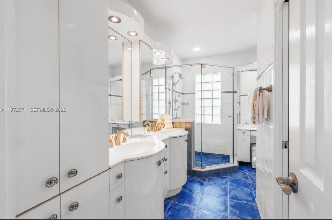 811 N Highland Dr , Hollywood, FL 33021 Photo