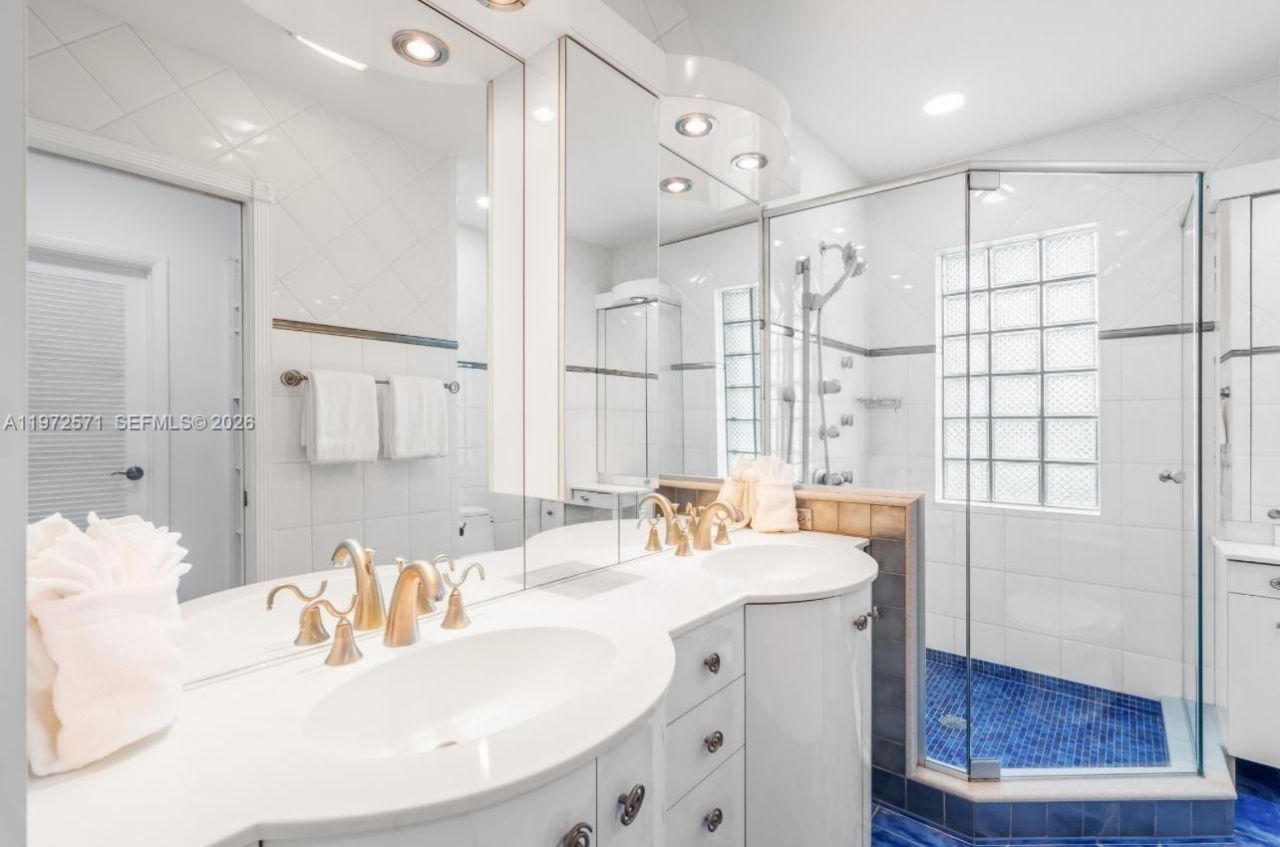 811 N Highland Dr , Hollywood, FL 33021 Photo