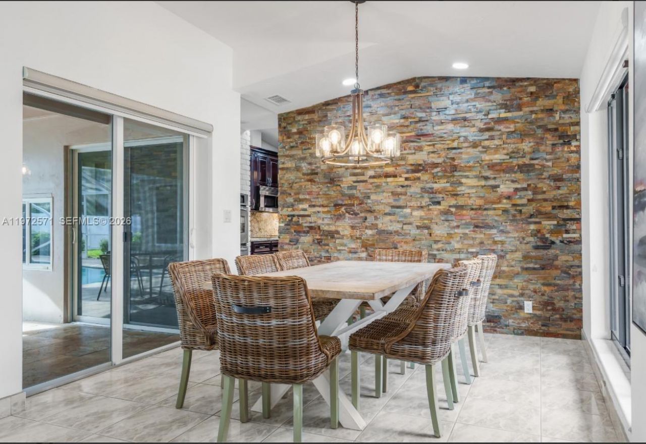 811 N Highland Dr , Hollywood, FL 33021 Photo