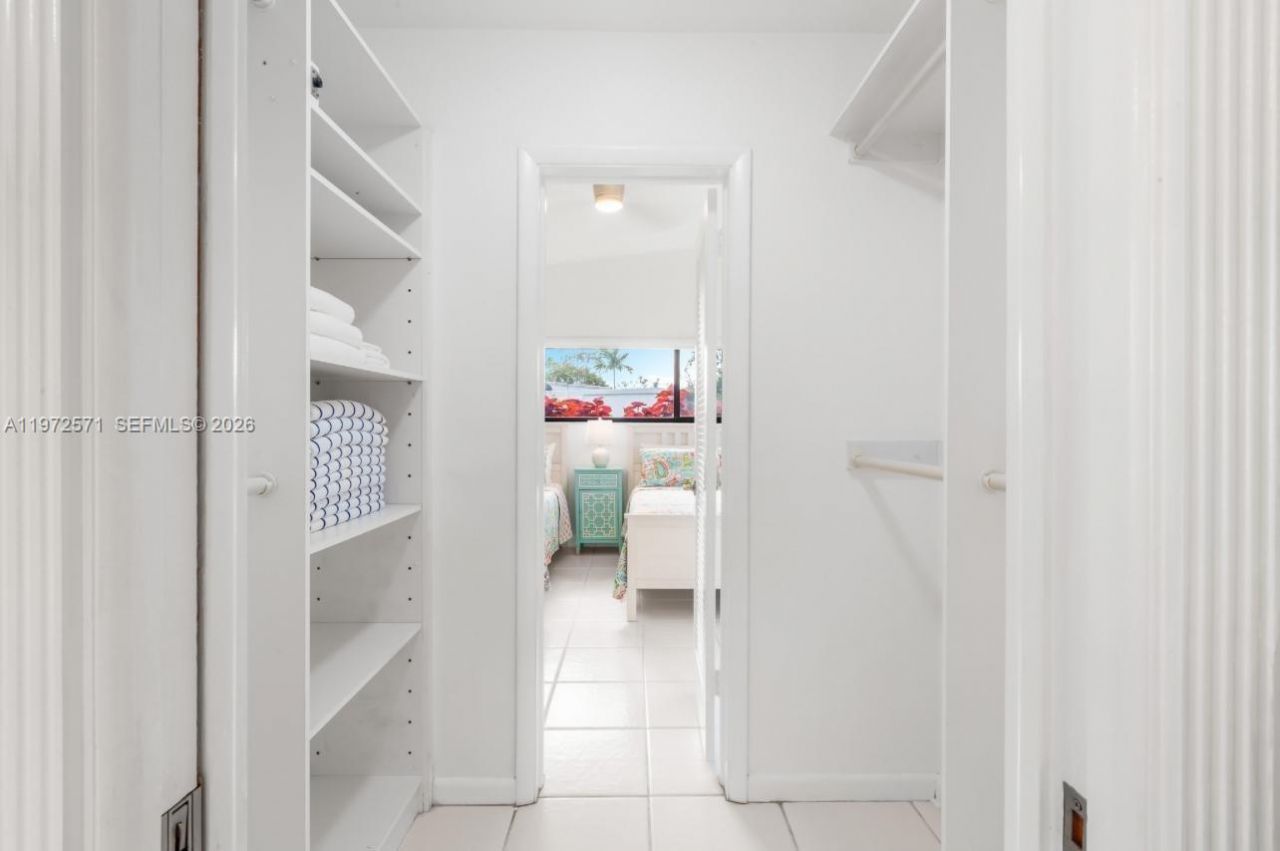 811 N Highland Dr , Hollywood, FL 33021 Photo