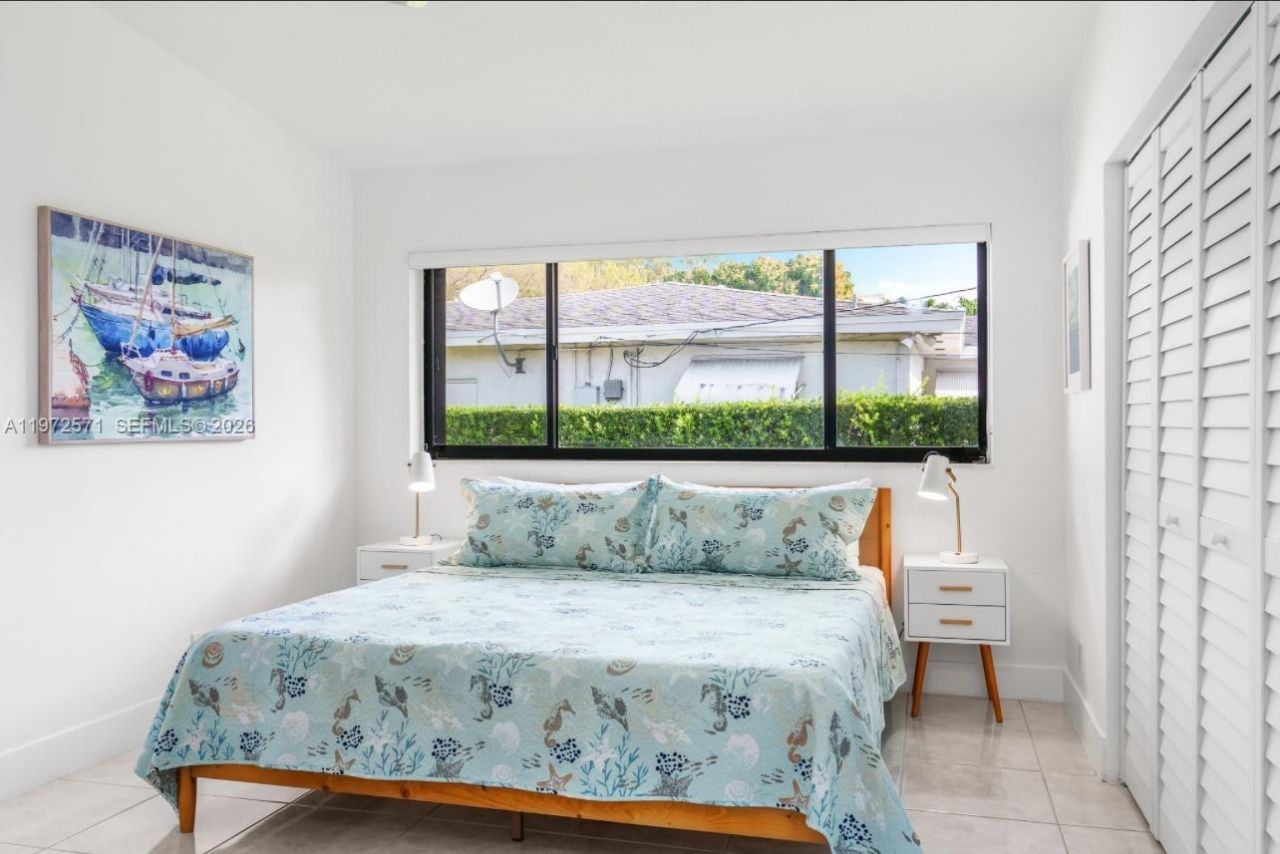 811 N Highland Dr , Hollywood, FL 33021 Photo