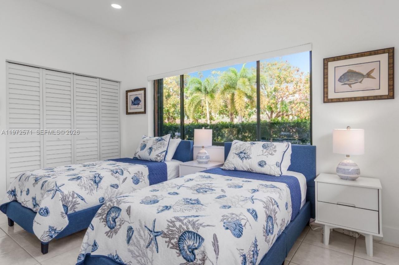 811 N Highland Dr , Hollywood, FL 33021 Photo