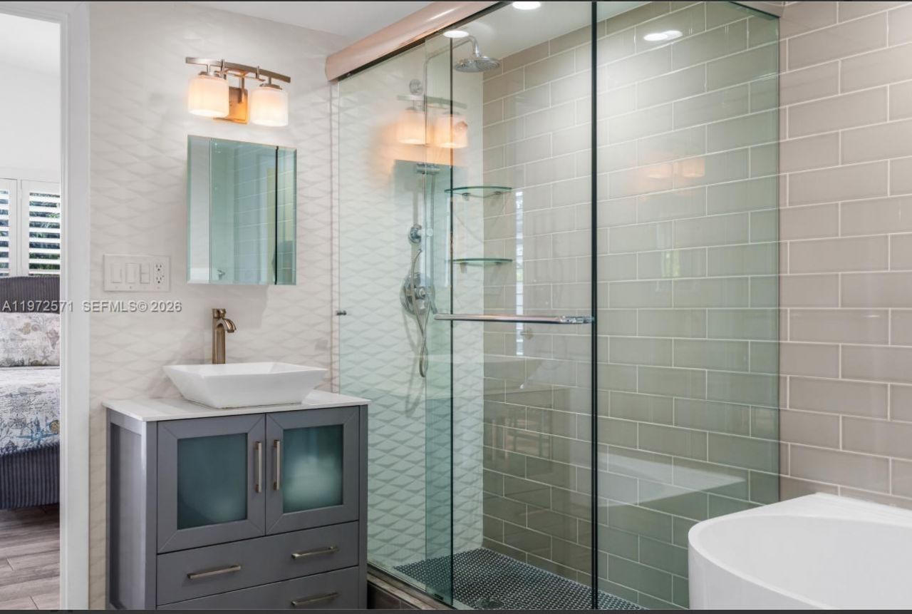 811 N Highland Dr , Hollywood, FL 33021 Photo