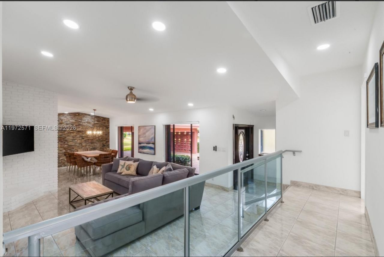 811 N Highland Dr , Hollywood, FL 33021 Photo