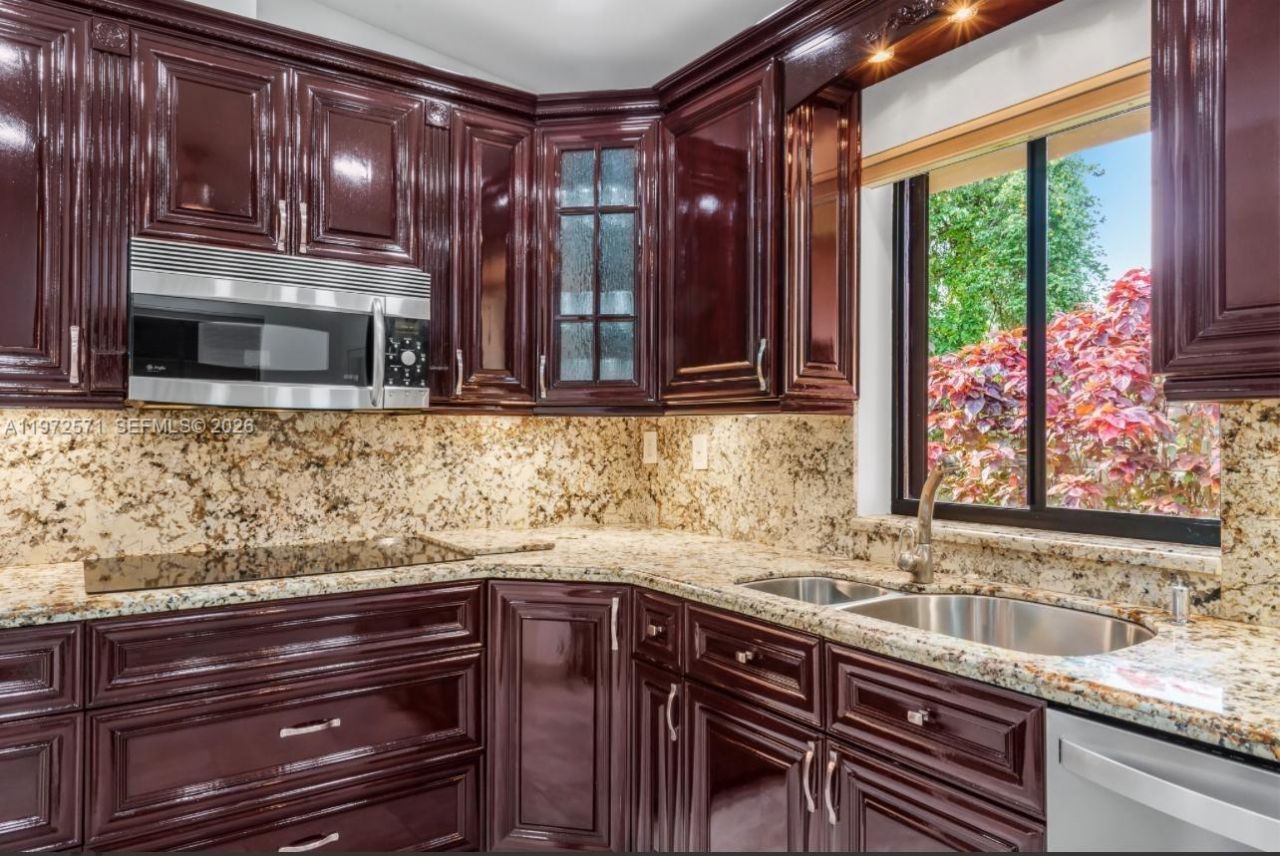 811 N Highland Dr , Hollywood, FL 33021 Photo