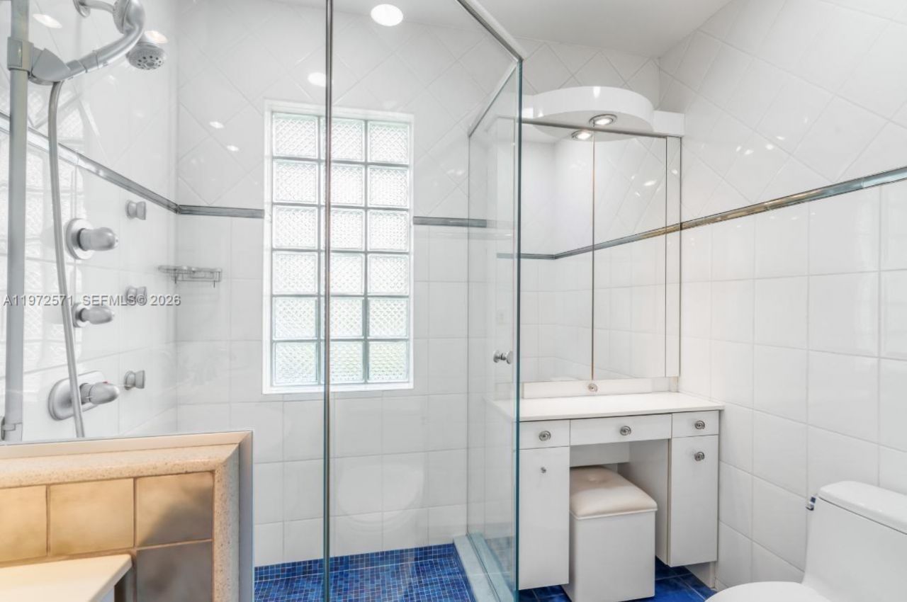 811 N Highland Dr , Hollywood, FL 33021 Photo