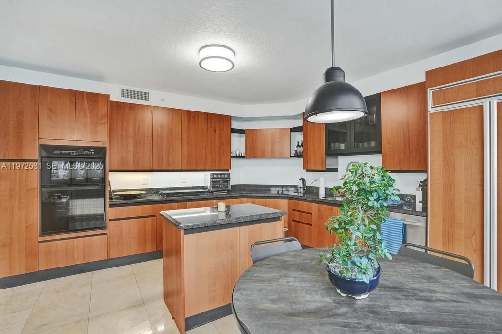 17555 Collins Ave, Unit 704, Sunny Isles Beach, FL 33160 Photo