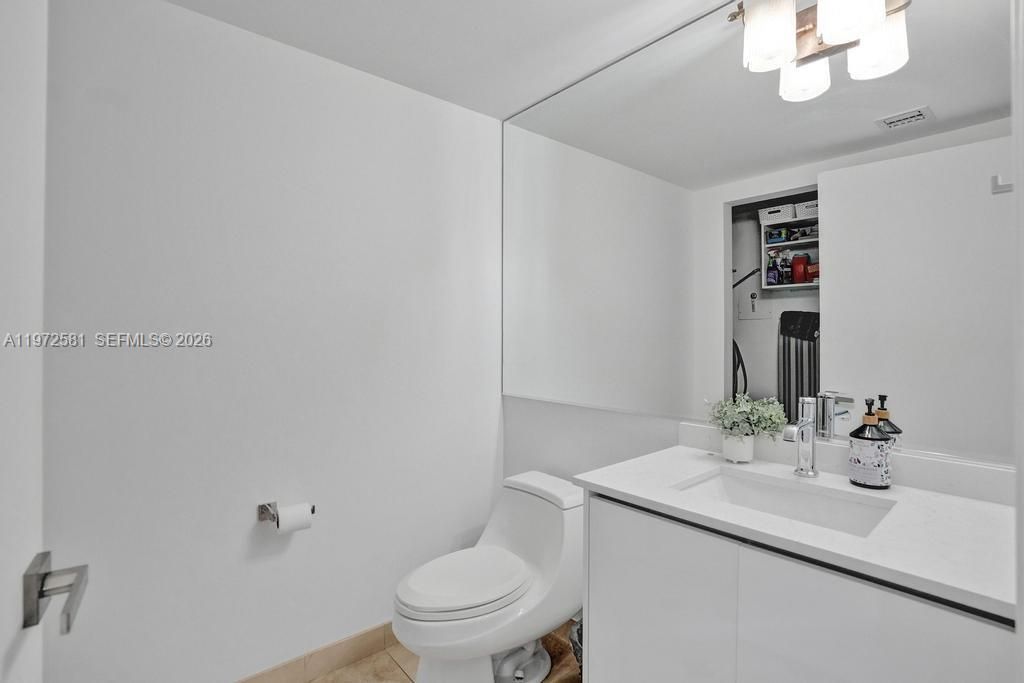 17555 Collins Ave, Unit 704, Sunny Isles Beach, FL 33160 Photo