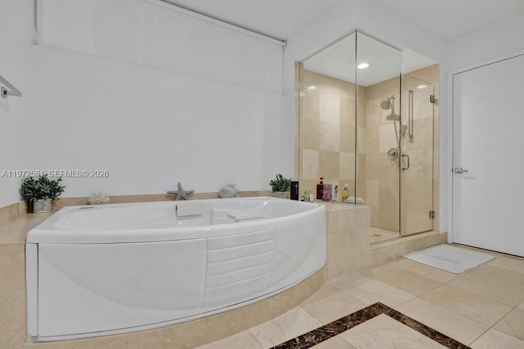 17555 Collins Ave, Unit 704, Sunny Isles Beach, FL 33160 Photo