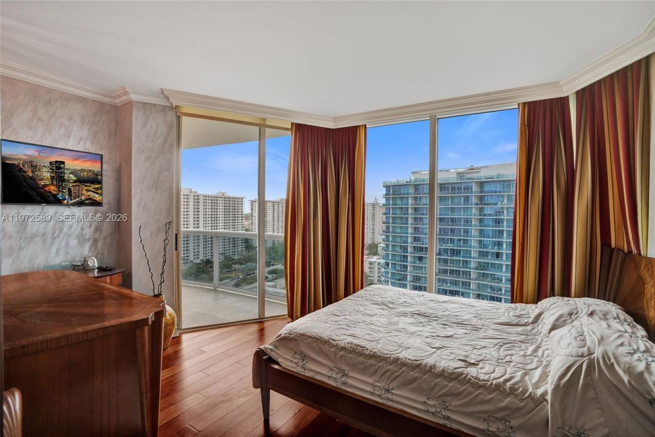 17555 Collins Ave , Unit 1701, Sunny Isles Beach, FL 33160 Photo
