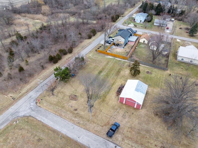 1286 E Emerald Avenue, Port Clinton, OH 43452 Photo 2