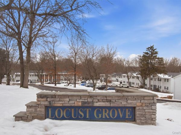 8 Ivy Court, Unit B, Fishkill, NY 12524