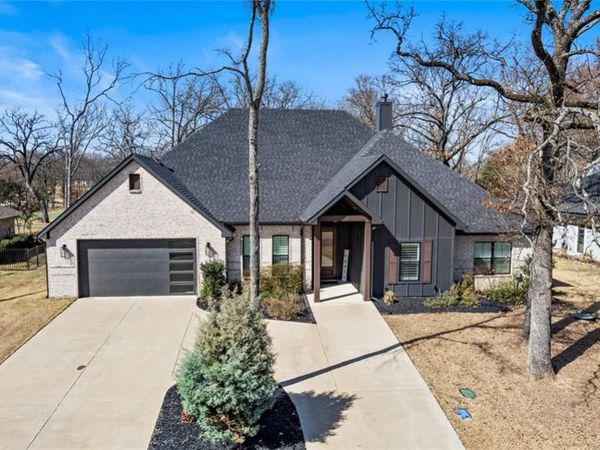 203 Colonial Drive, Mabank, TX 75156