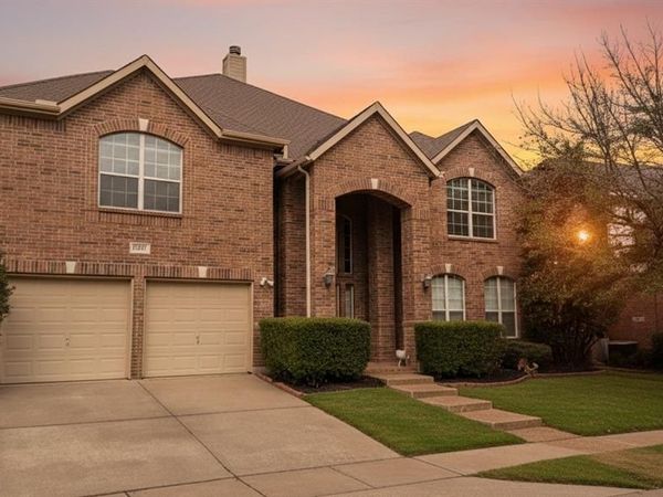 841 Carolina Way, Lantana, TX 76226