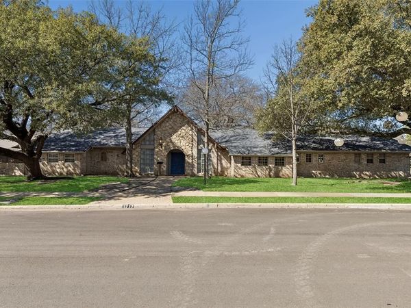 1717 Live Oak Drive, Irving, TX 75061
