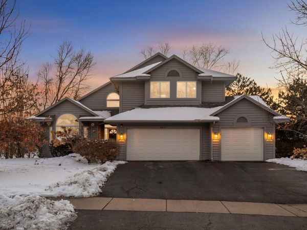 8827 Flesher Circle, Eden Prairie, MN 55347