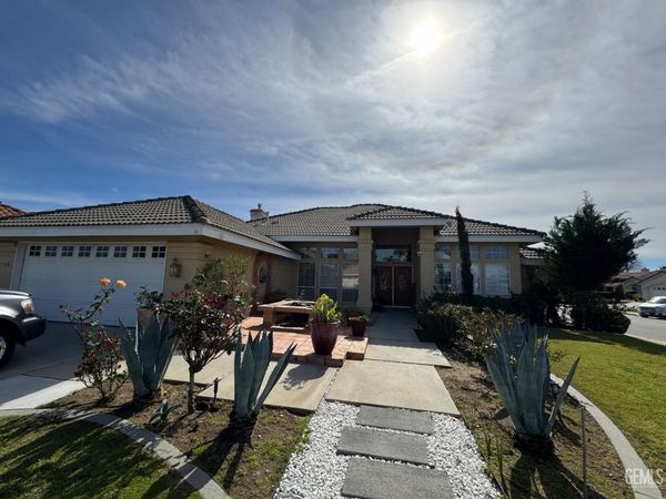 11119 Quadrille Court, Bakersfield, CA 93312